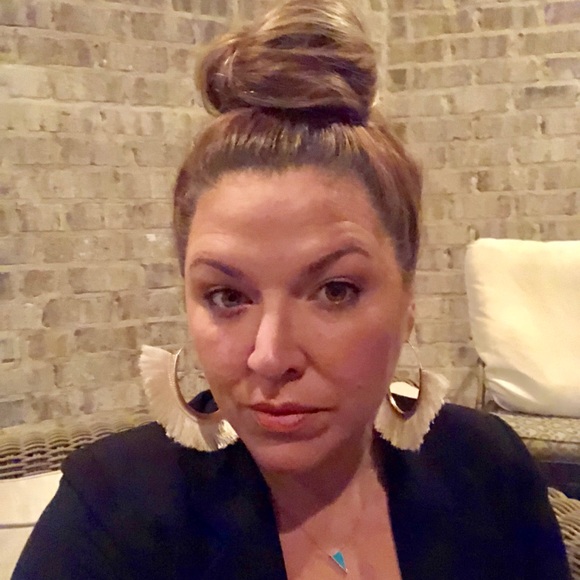 Meet your Posher, Erin - Picture 1 of 1